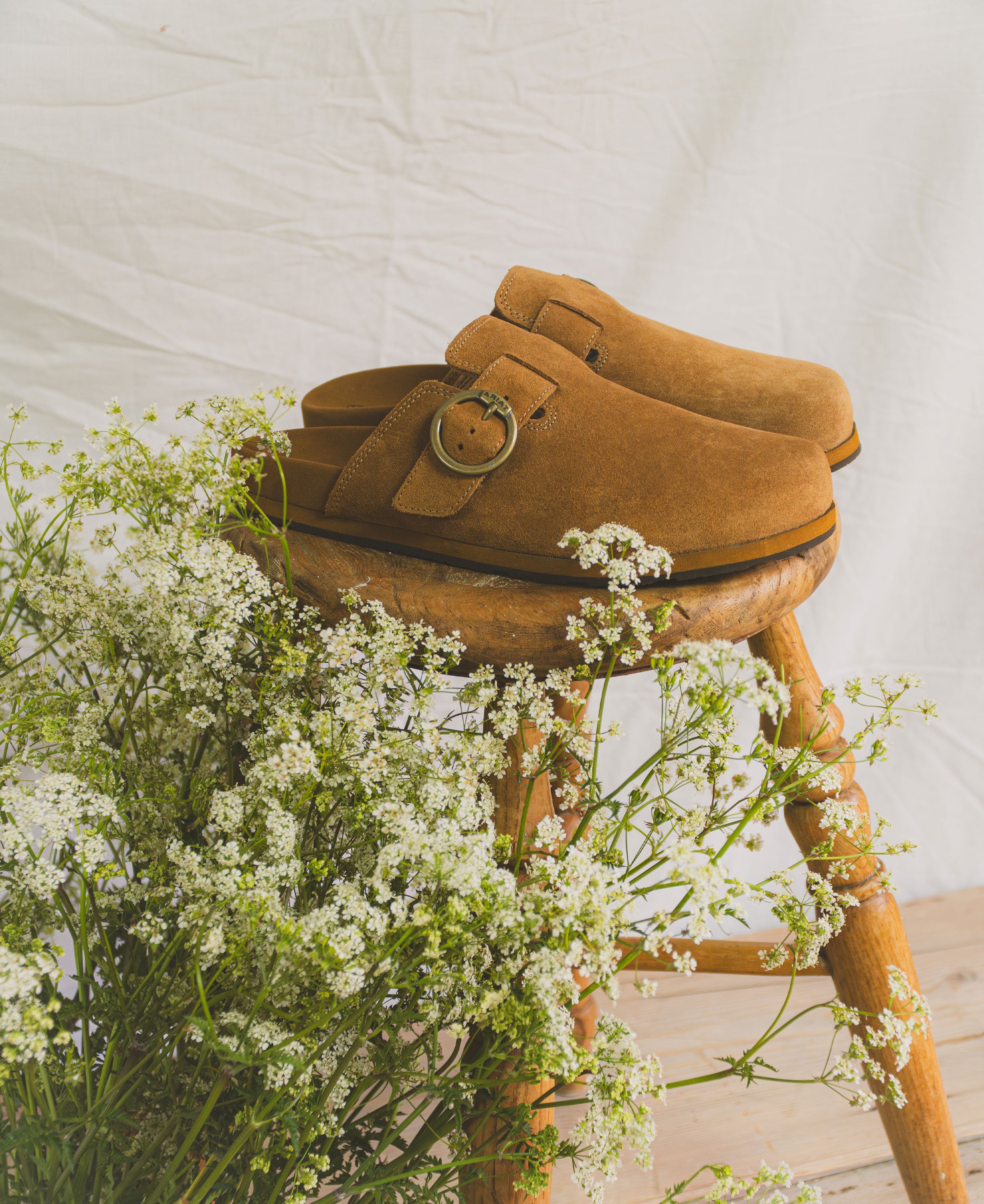 Country Mule - Caramel Suede