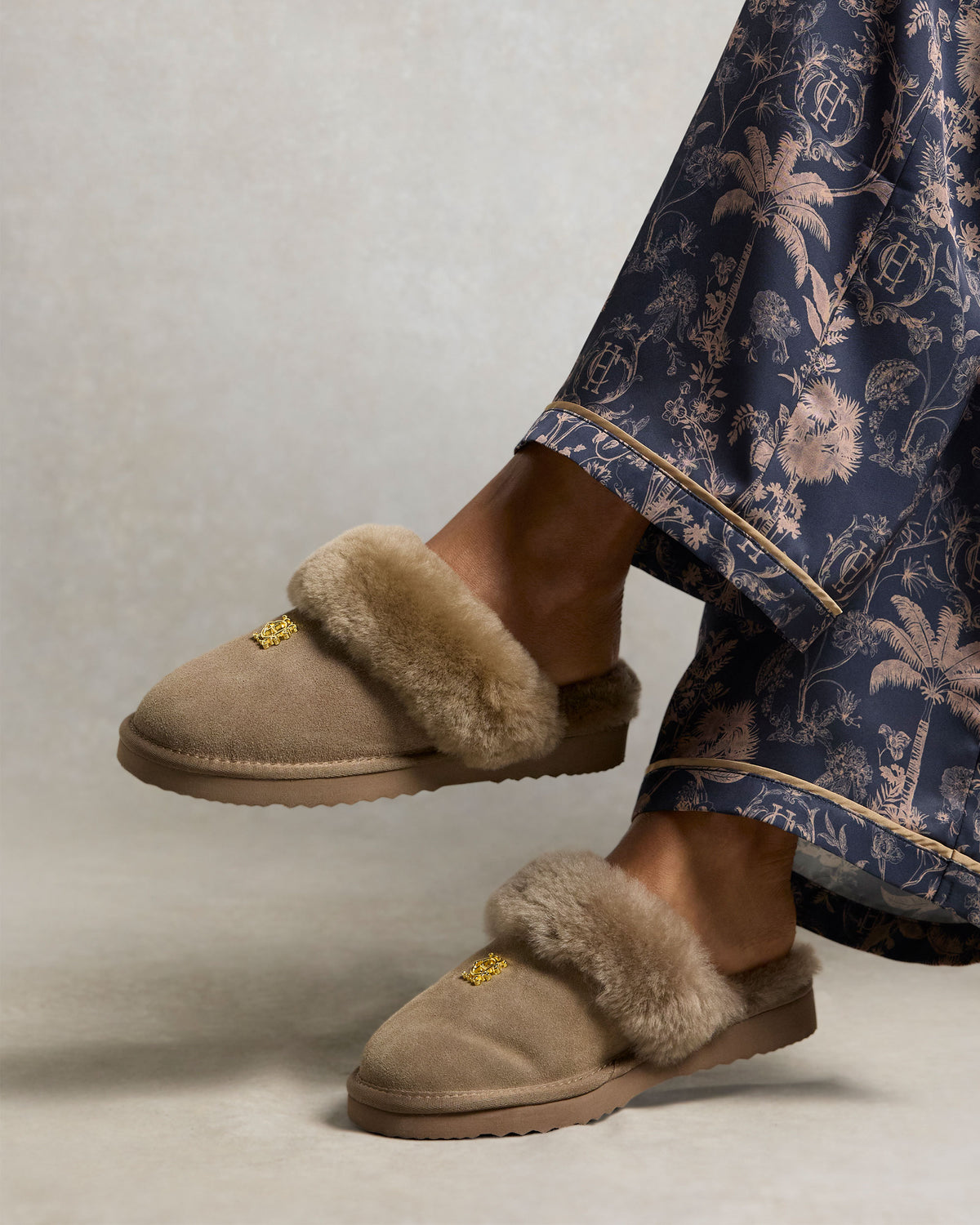 Classic Shearling Slipper - Mink