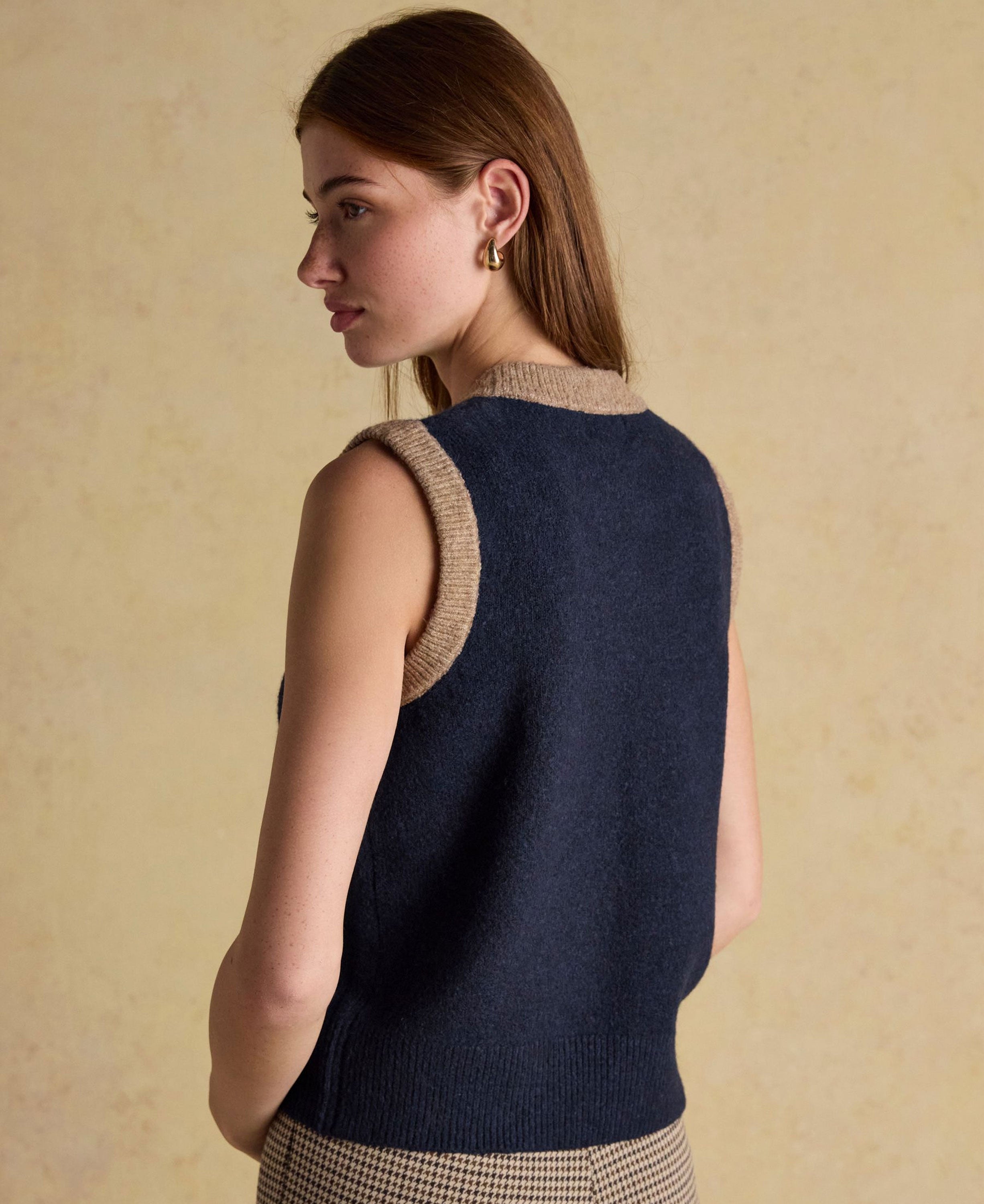 Holly Knitted Vest - Navy/Camel