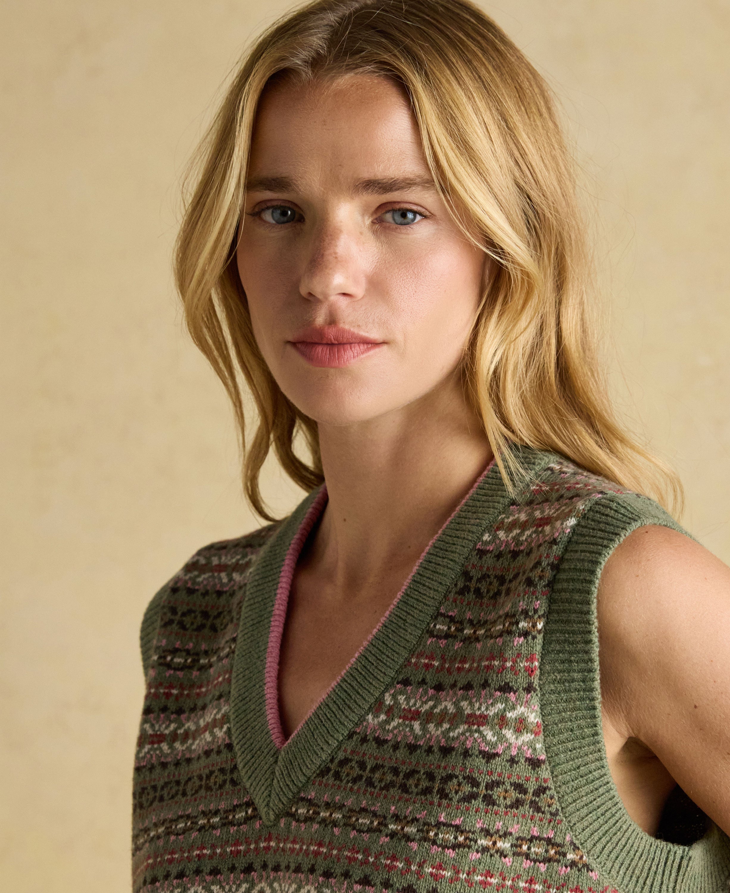 Islay V-Neck Fairisle Tank - Green