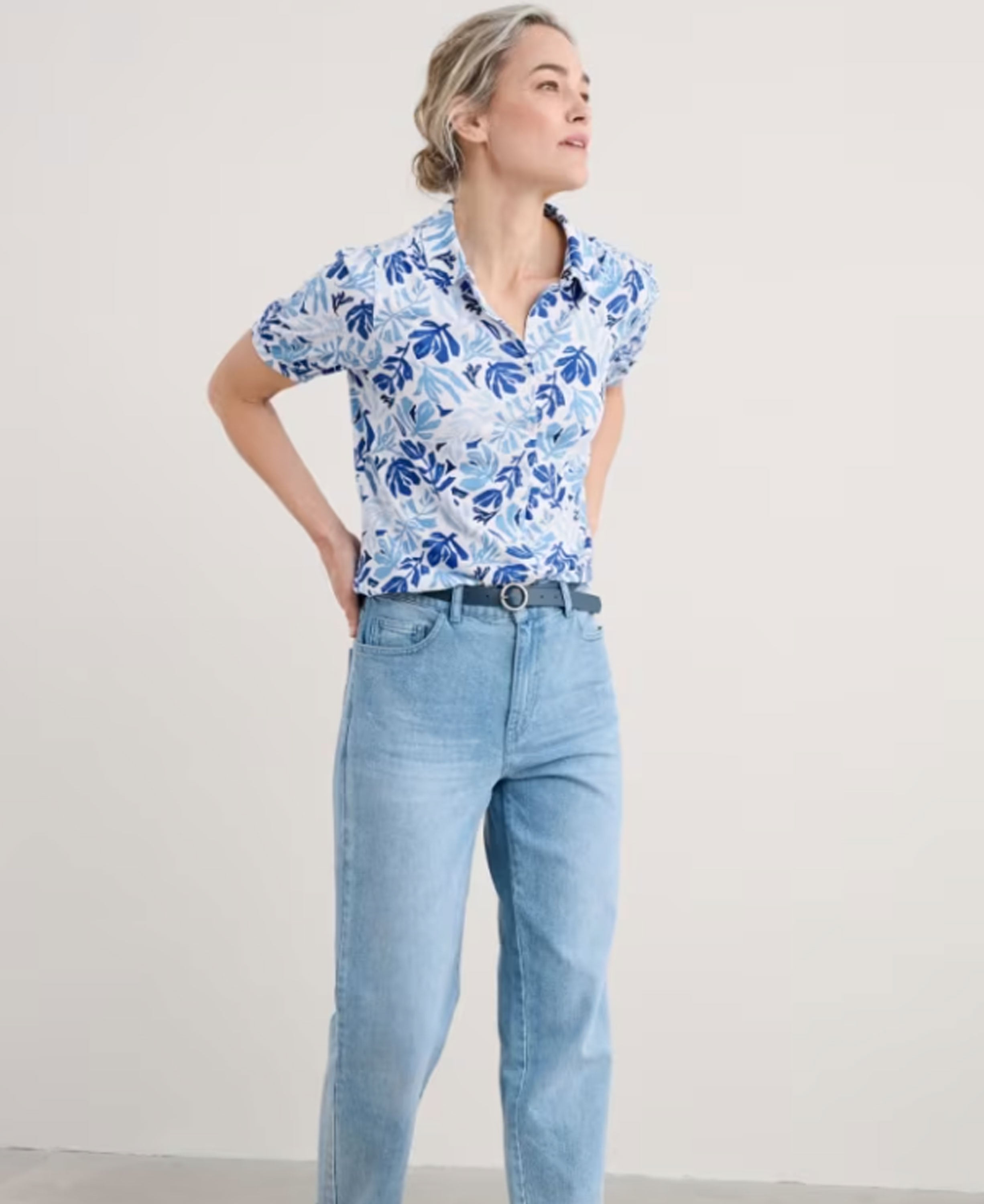 Embrace Shirt - Cut Out Seaweed Chalk