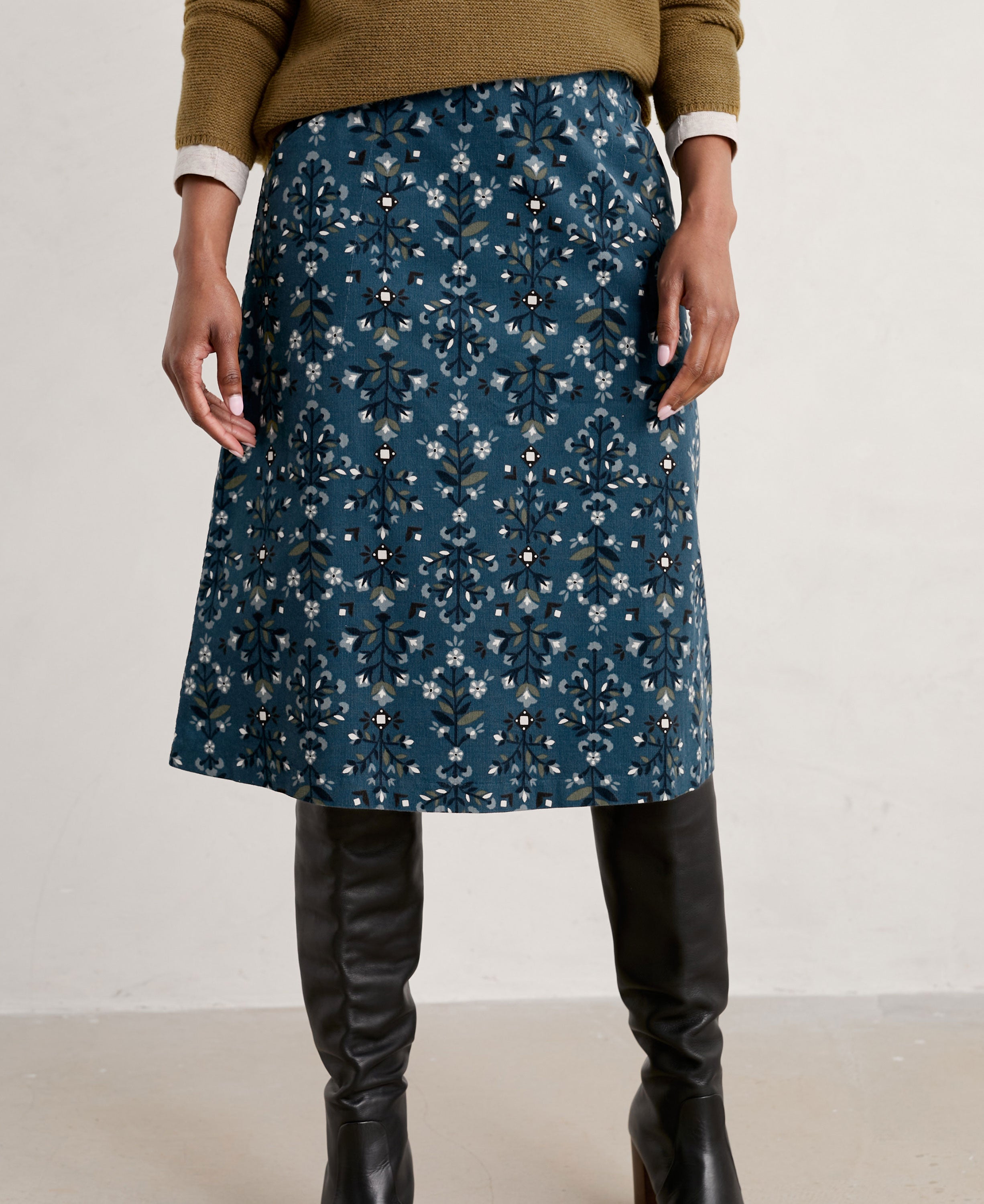 Forest View Skirt - Floral Blanket Dark Lugger