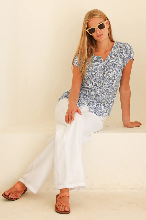 Lisbon Viscose Crinkle Blouse - White/Blue Circle