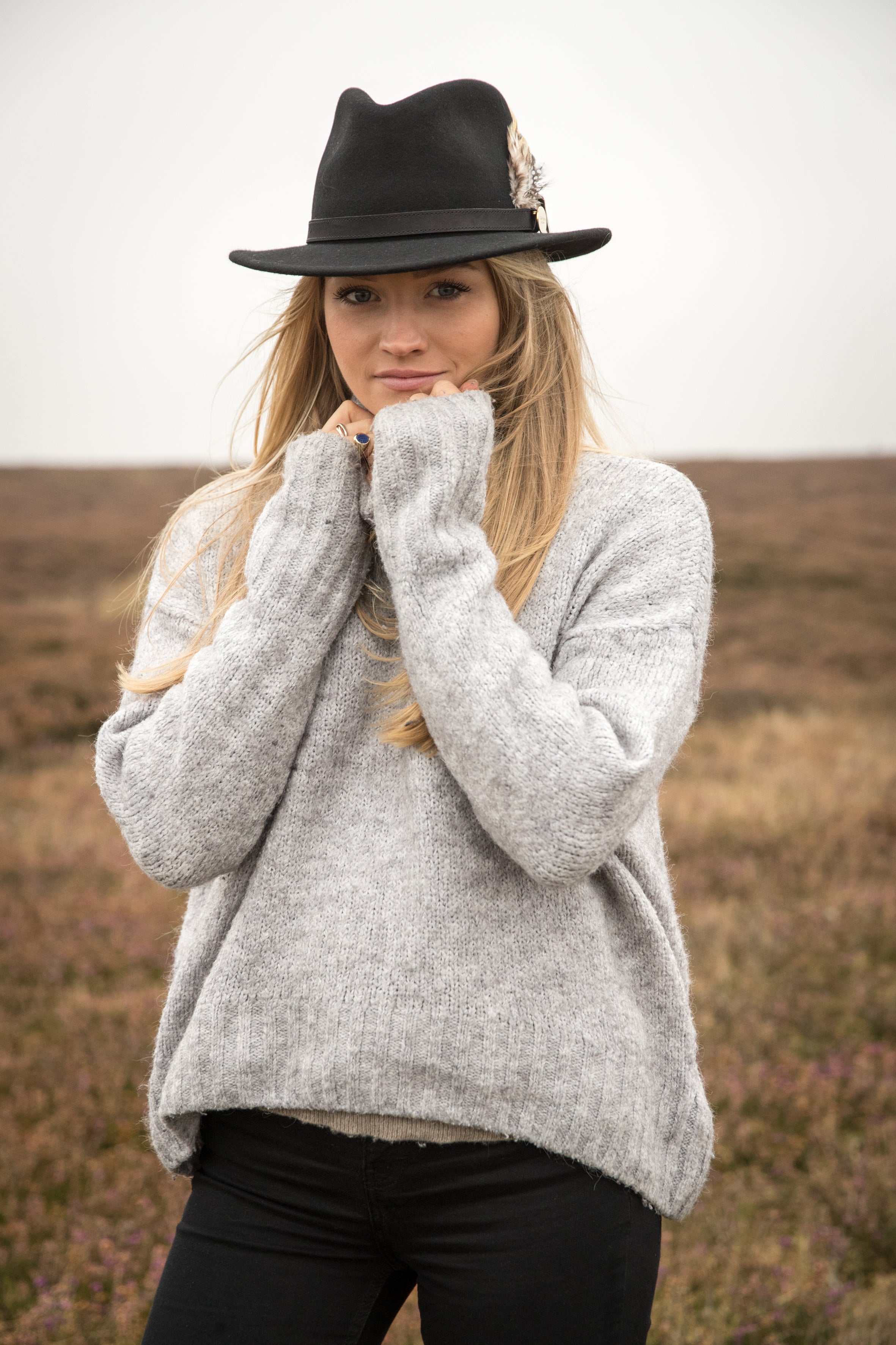 Suffolk Fedora Fawn Side Feather - Black