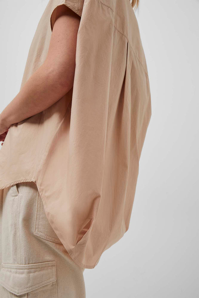 Cele Rhodes Poplin Sleeveless Shirt - Sabbia