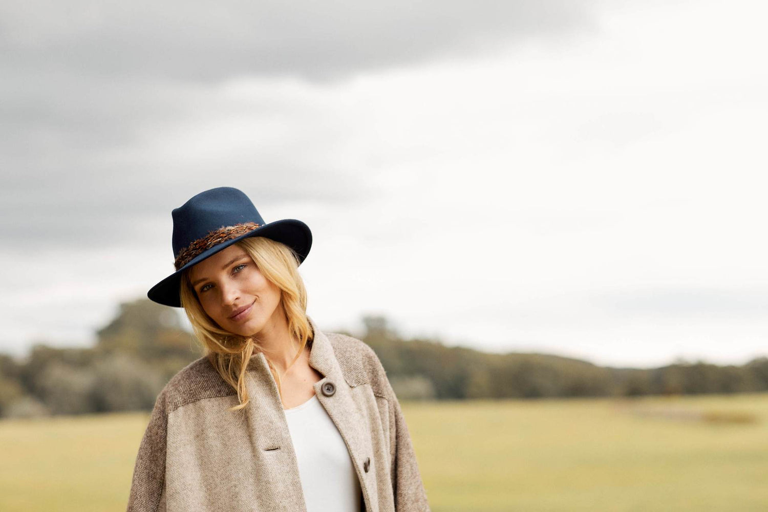 Suffolk Fedora Bronze Wrap - Navy