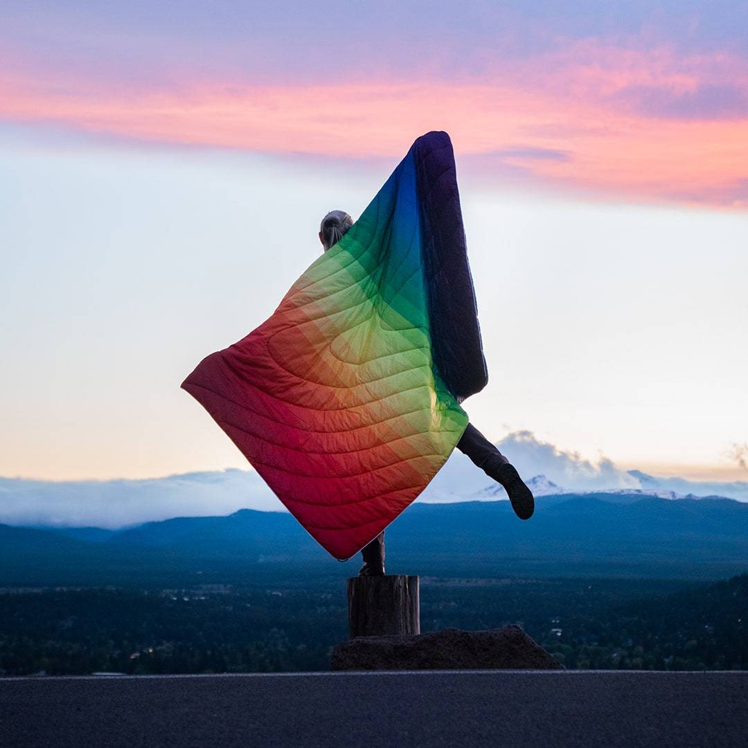 Original Puffy Blanket - Rainbow Fade