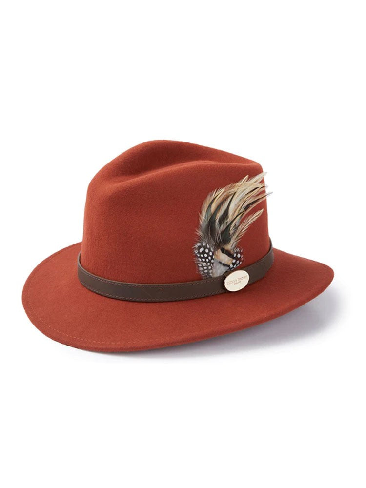 The Suffolk Fedora (Gamebird Feather) - Maroon Large