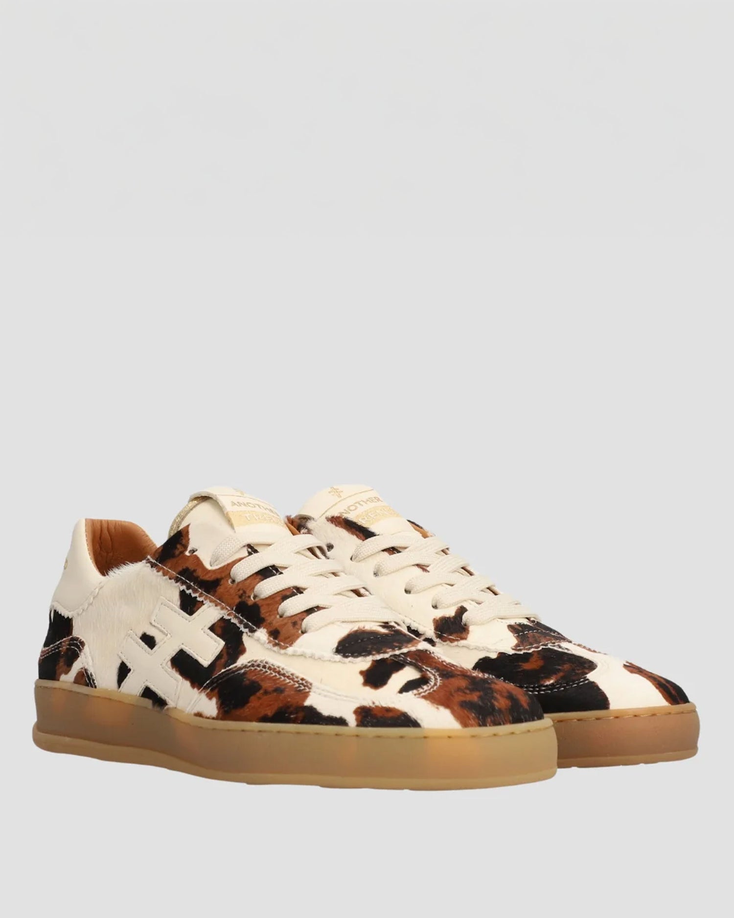 Iconic 2 Trainer - Vaca