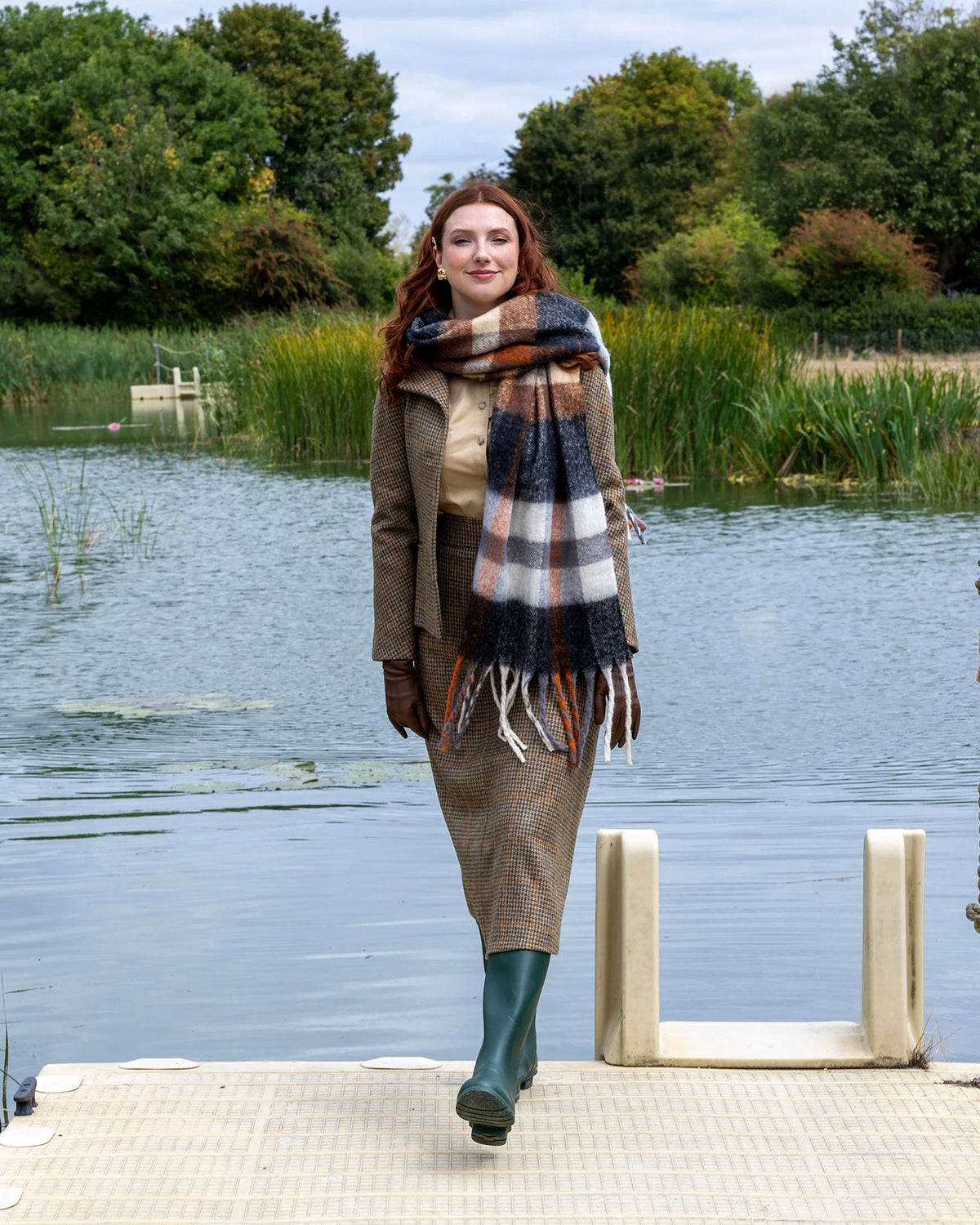 Check Scarf With Tassel Ends - Charcoal/Chocolate