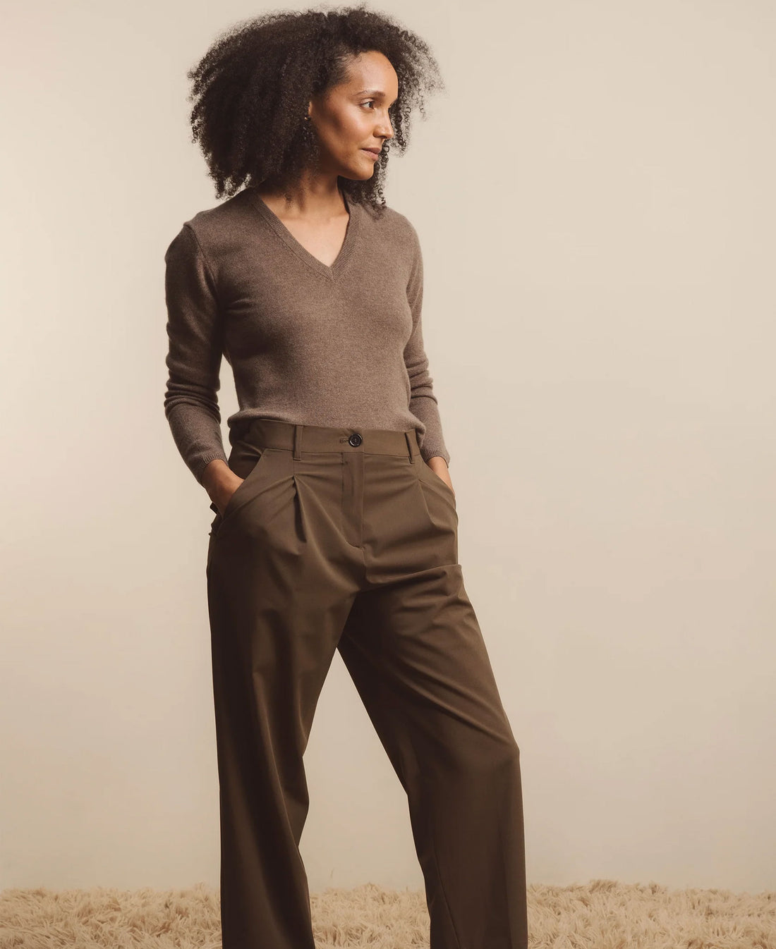 Cashmere V Neck Jumper - Squirrel