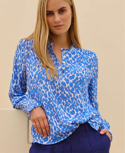 Kaia Viscose Crinkle Blouse - White/Blue Ikat Animal