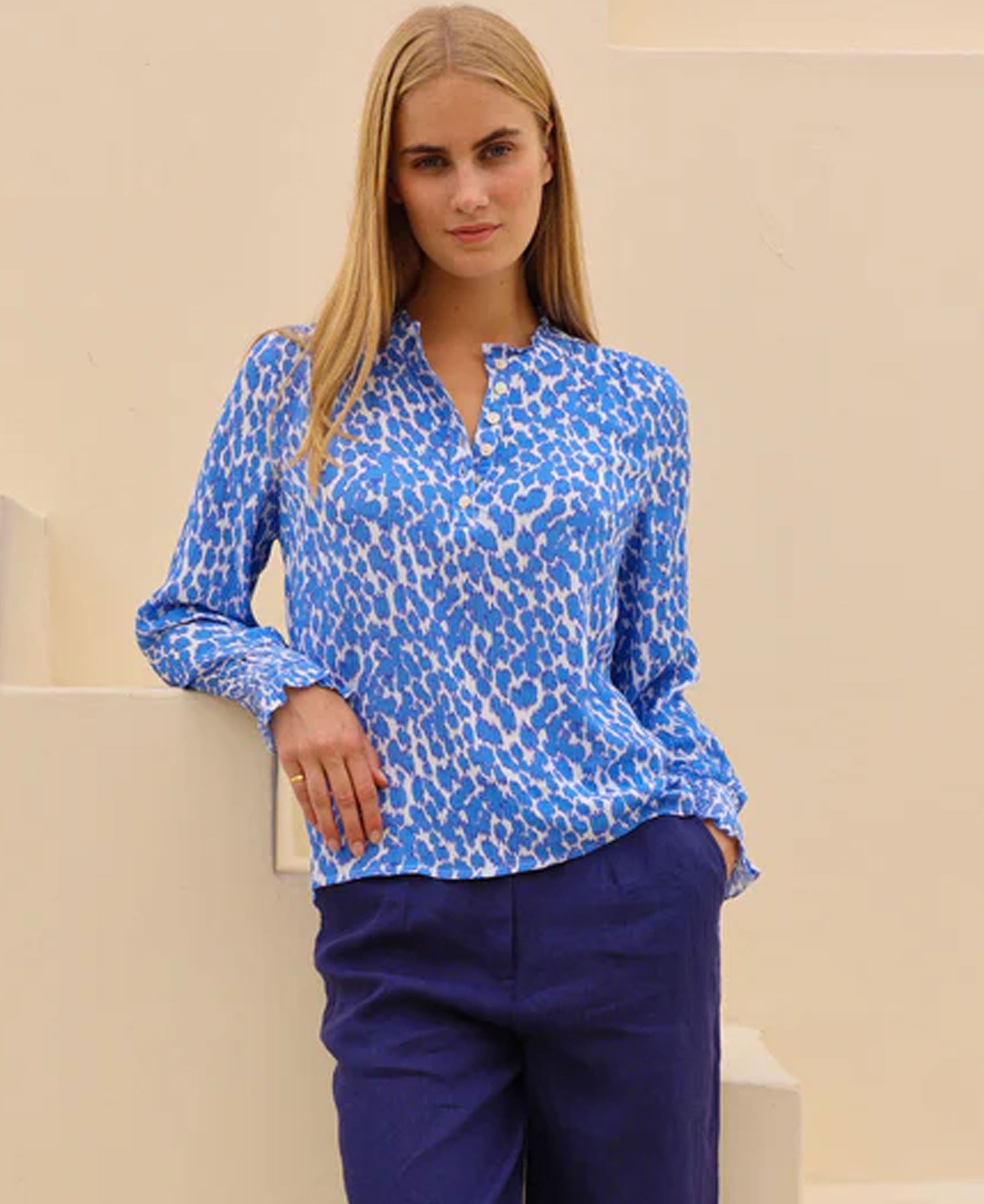 Kaia Viscose Crinkle Blouse - White/Blue Ikat Animal