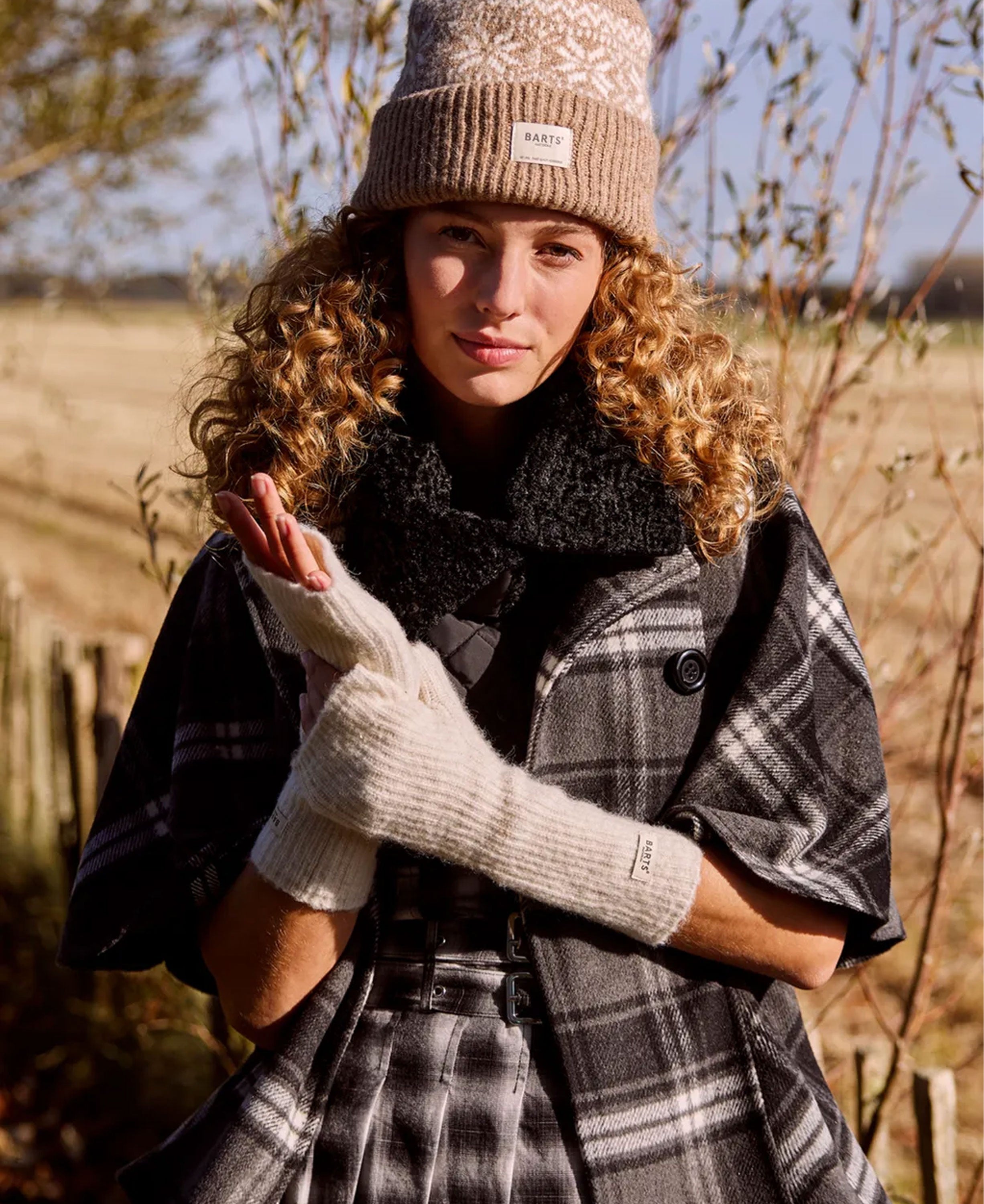 Darty Fingerless Gloves - Cream