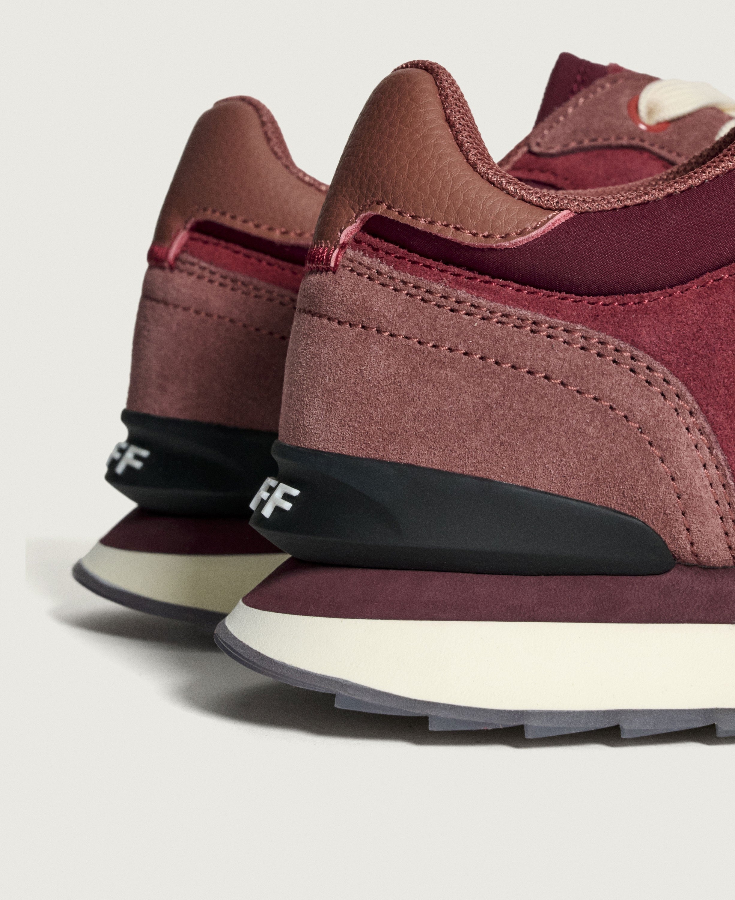 Dallas City Trainers - Pink/Burgundy