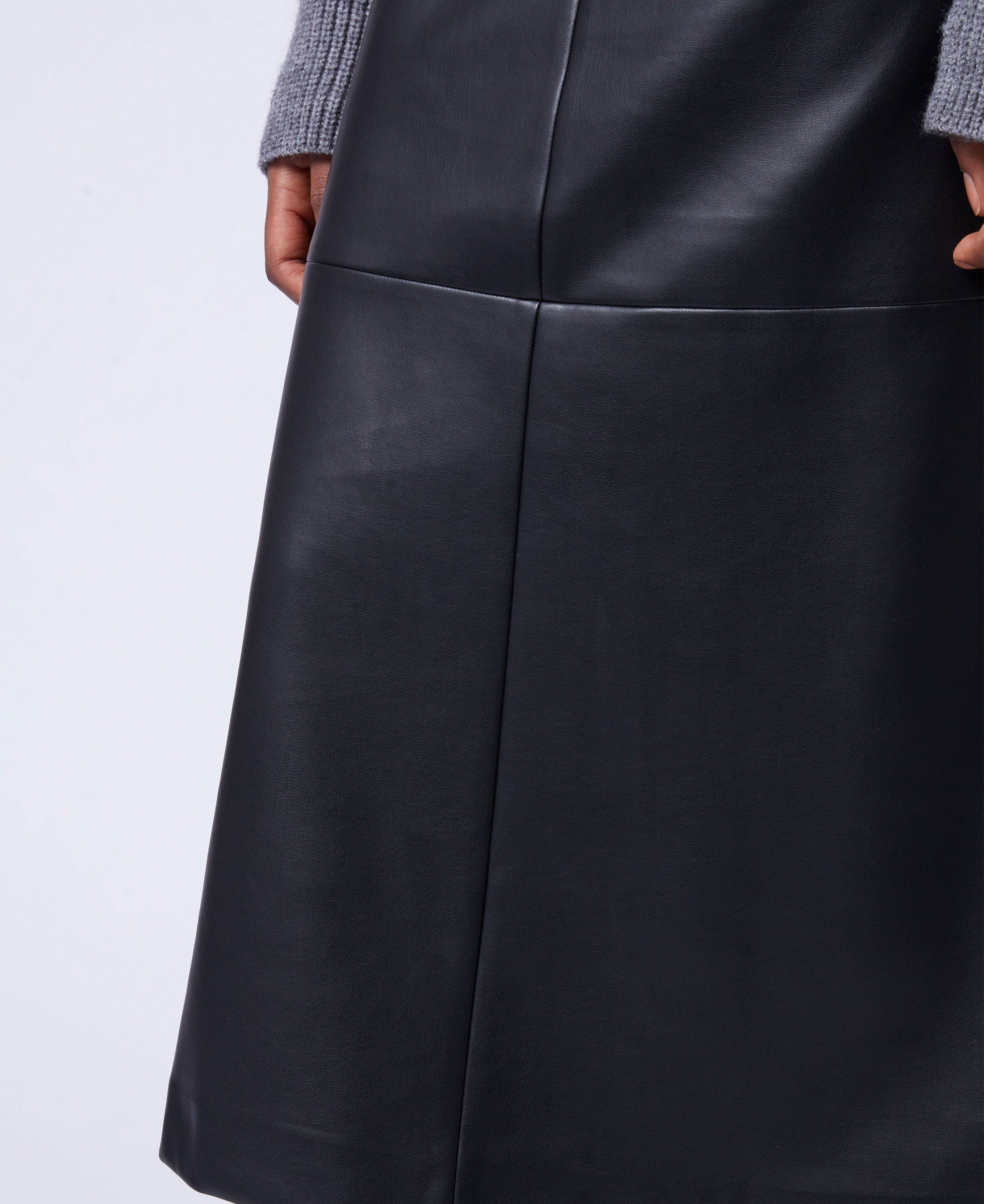 Crolenda Midi Skirt - Blackout