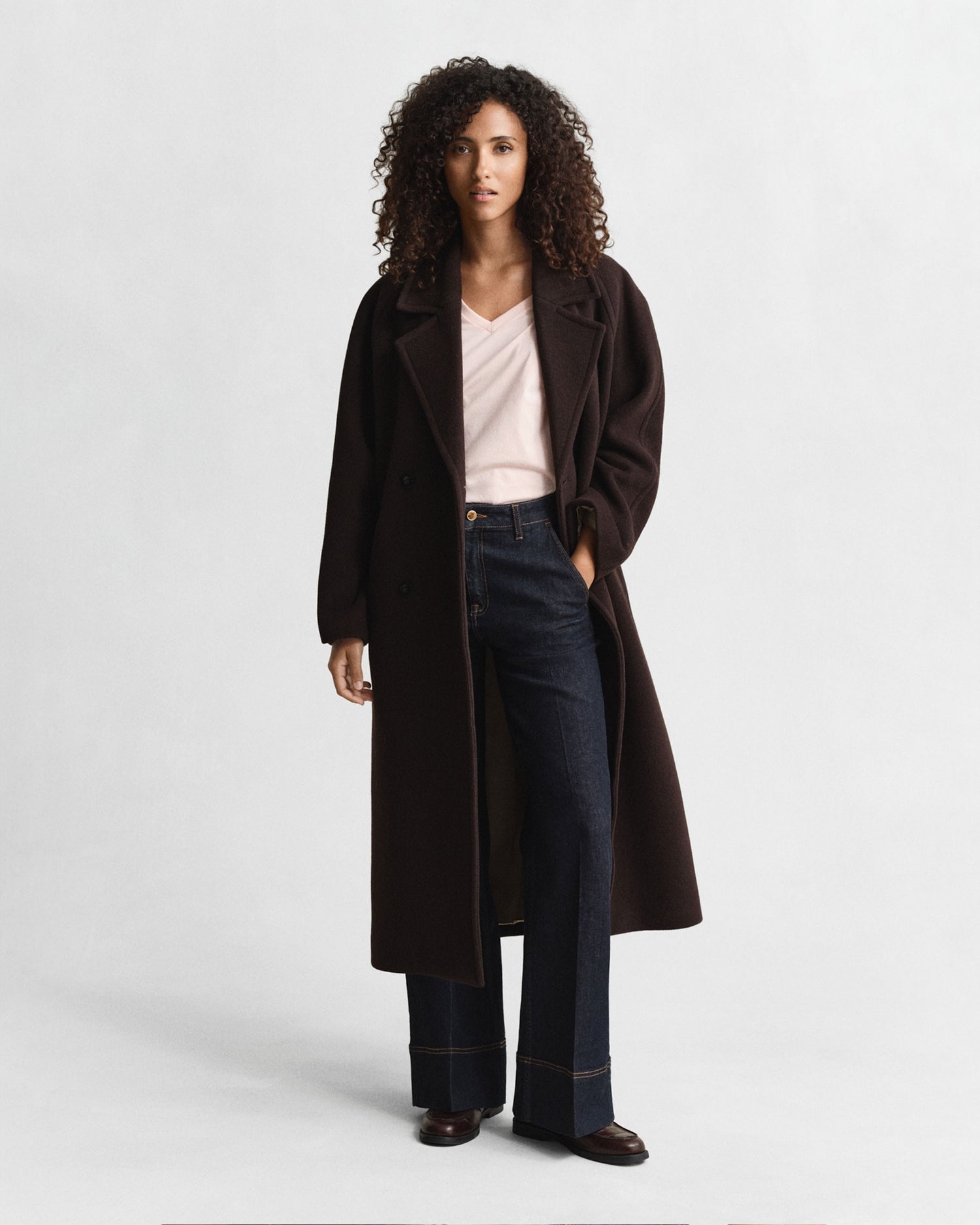 Regular Fit Shield Short Sleeve V-Neck T-Shirt - Apricot Pink