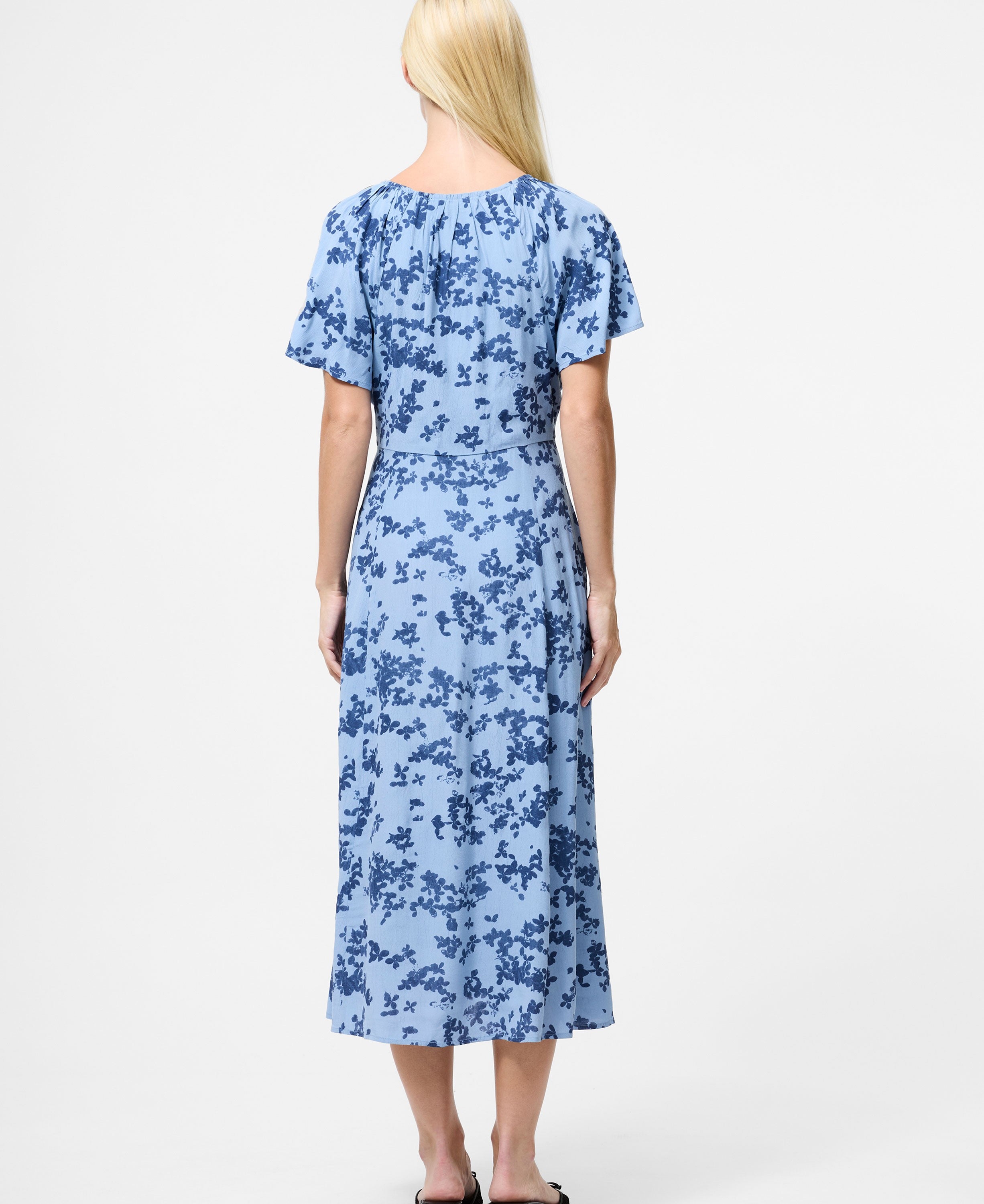 Isla Lizzie Crepe Short Sleeve Dress - Blue Multi