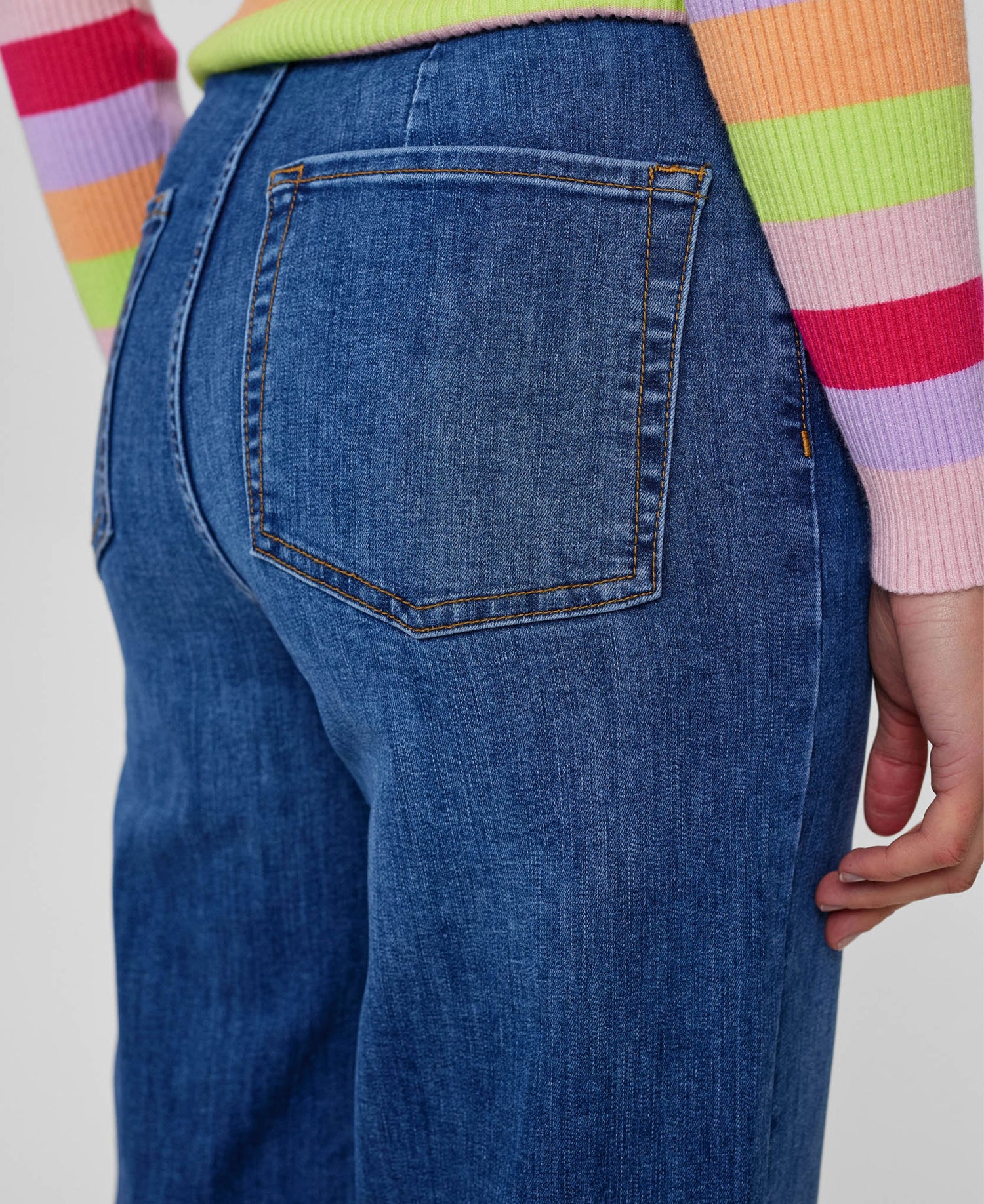 Nuparis High Rise Wide Jeans - Medium Blue Denim