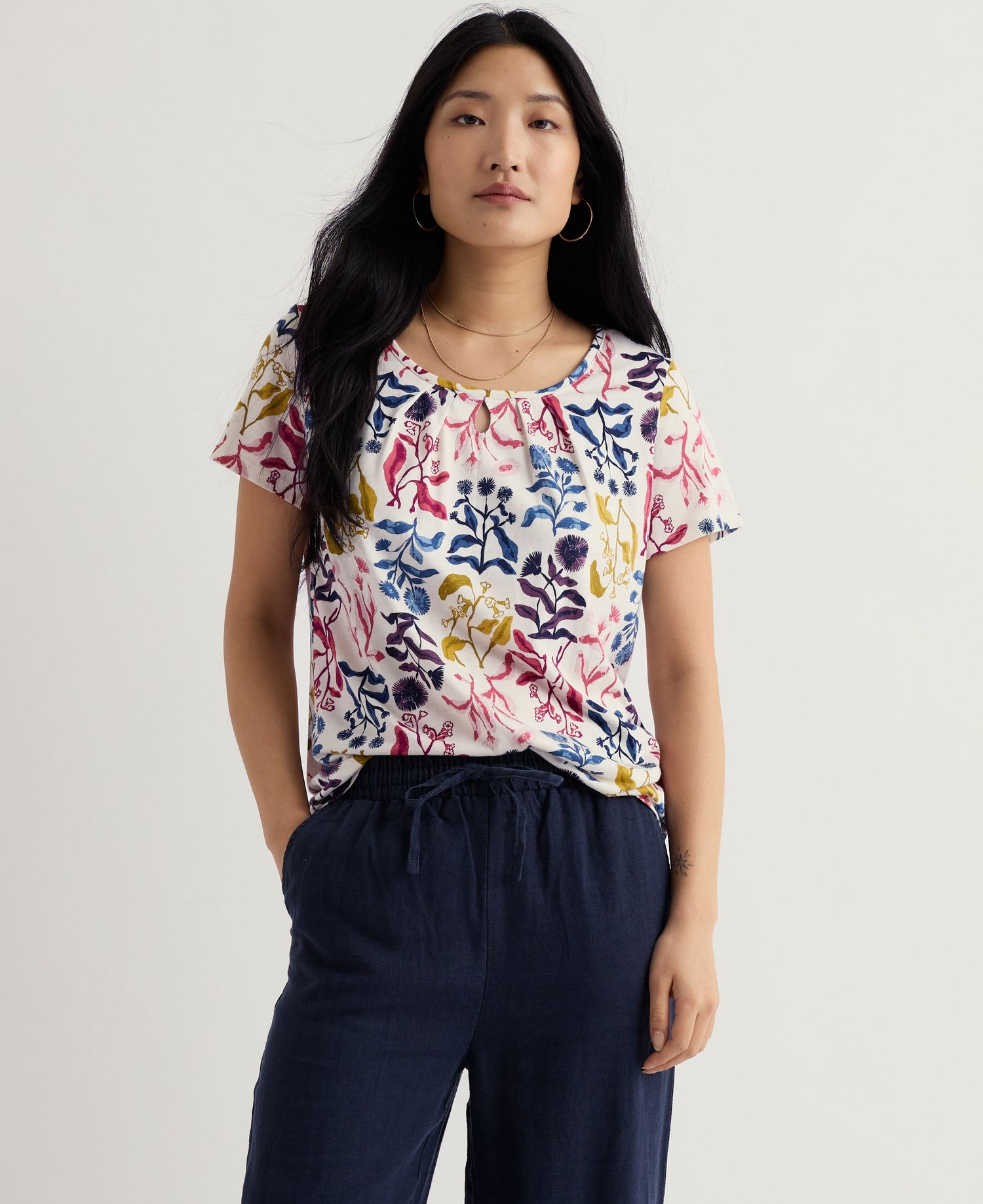 Appletree T-Shirt - Inky Botanical Chalk