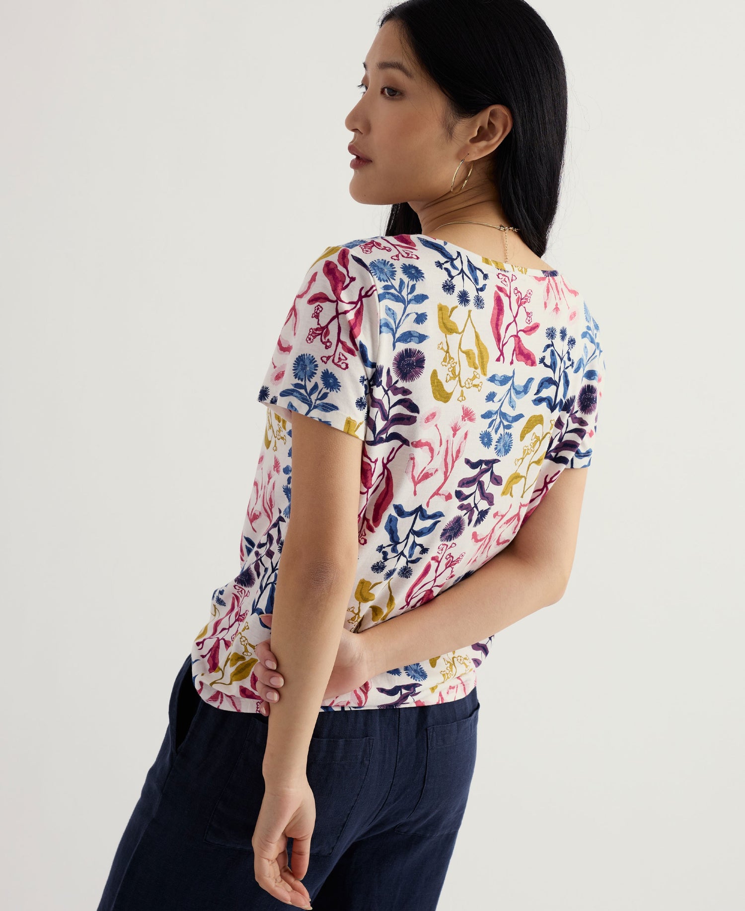 Appletree T-Shirt - Inky Botanical Chalk