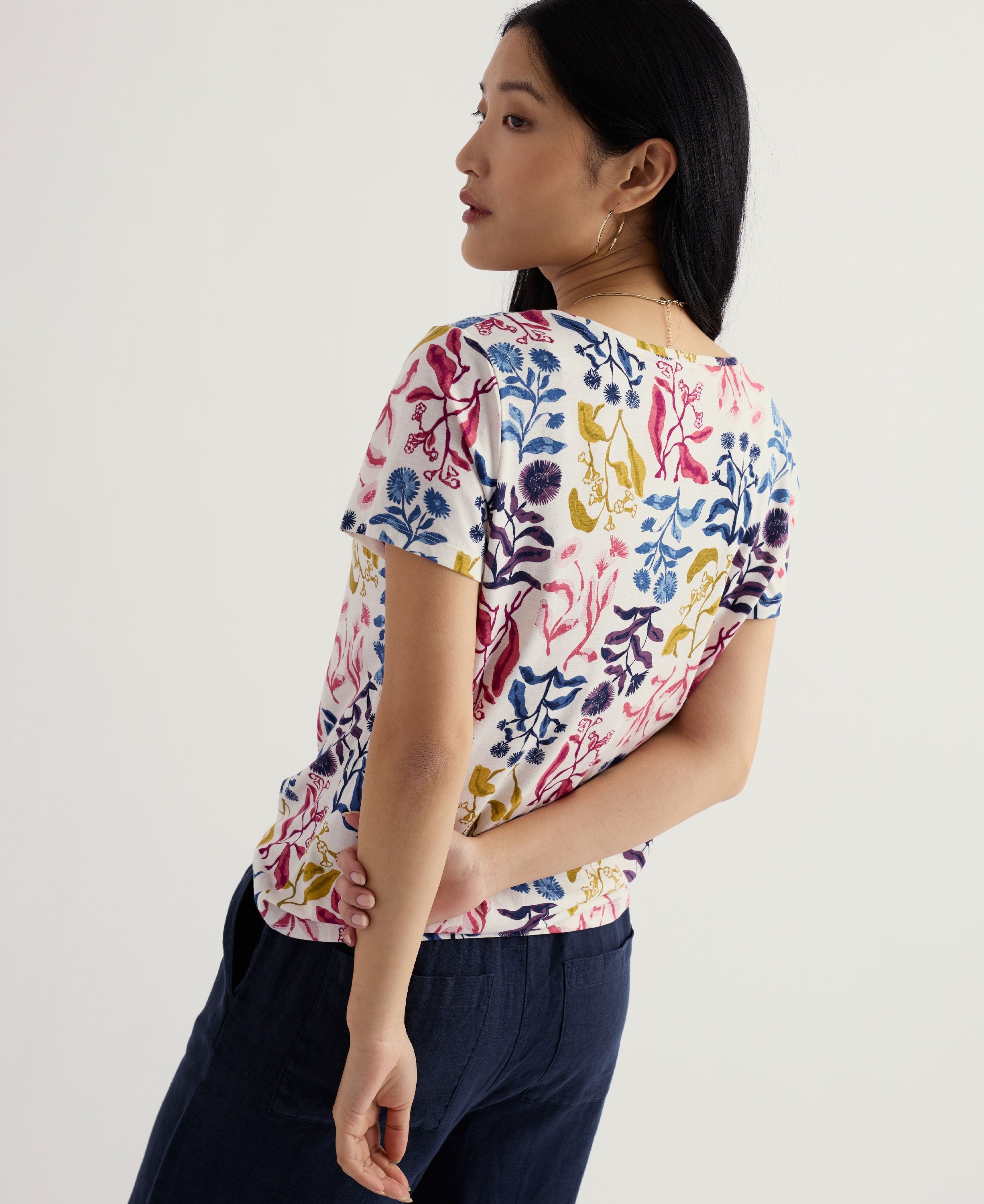 Appletree T-Shirt - Inky Botanical Chalk