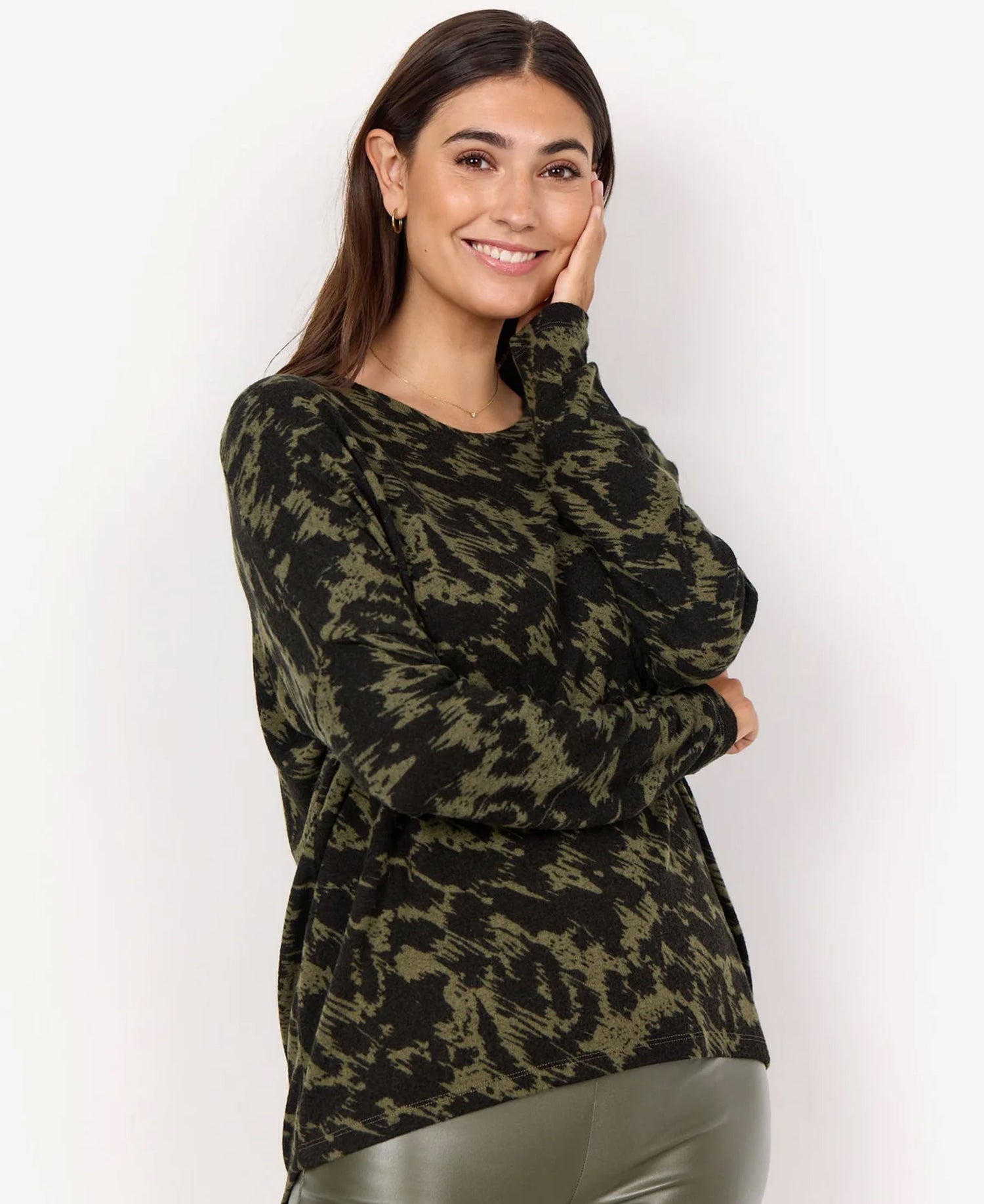 Biara AOP 121 Blouse - Olive Melange