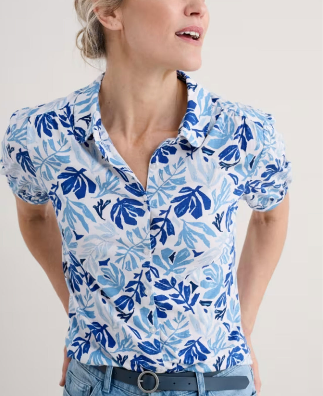 Embrace Shirt - Cut Out Seaweed Chalk