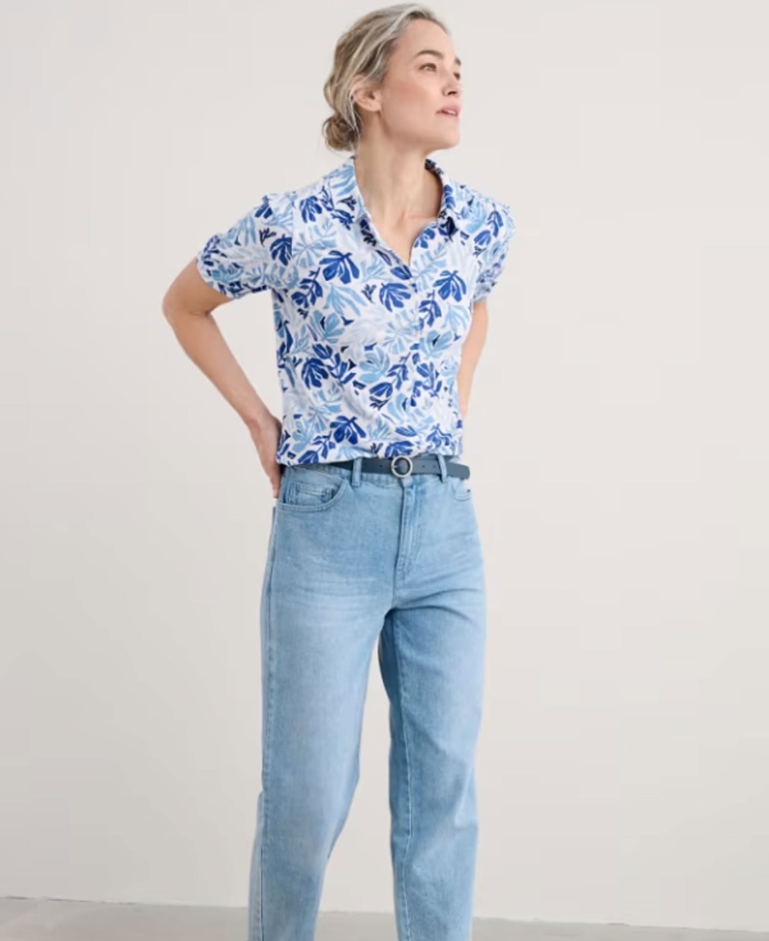 Embrace Shirt - Cut Out Seaweed Chalk